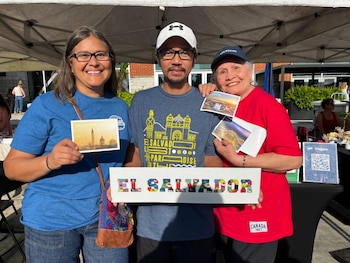 La cita reunió a la comunidad salvadoreña y latina en London, Ontario, con presentaciones en vivo, sabores típicos y espacios para compartir tradiciones con asistentes canadienses y visitantes de otras nacionalidades (Foto cortesía Ministerio de Relaciones Exteriores)