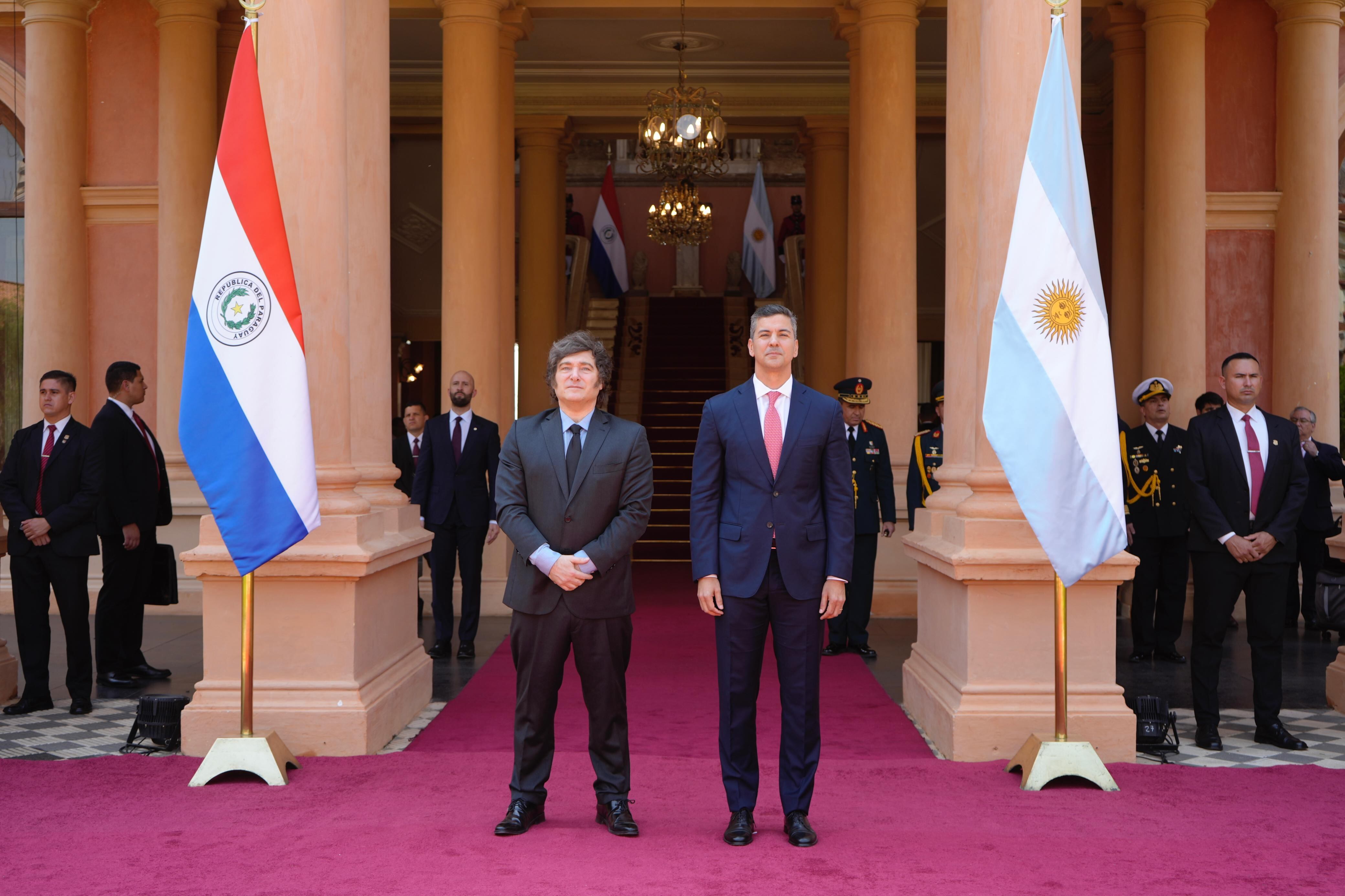 Javier Milei y Santiago Peña se reunieron en Asunción