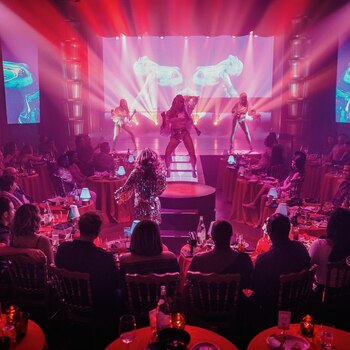 Teatro Faena enriquece la oferta