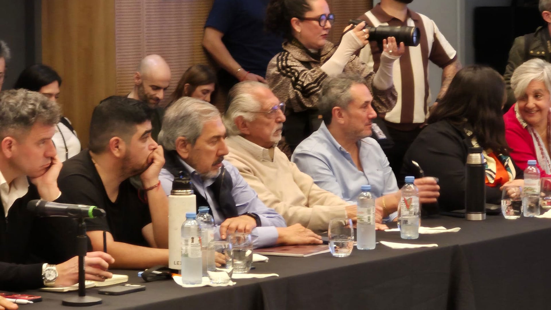 Rodolfo Daer, Sergio Sasia, Rubén Aguiar y Alejandro Gramajo, entre otros, en la reunión de la CGT en la UOCRA