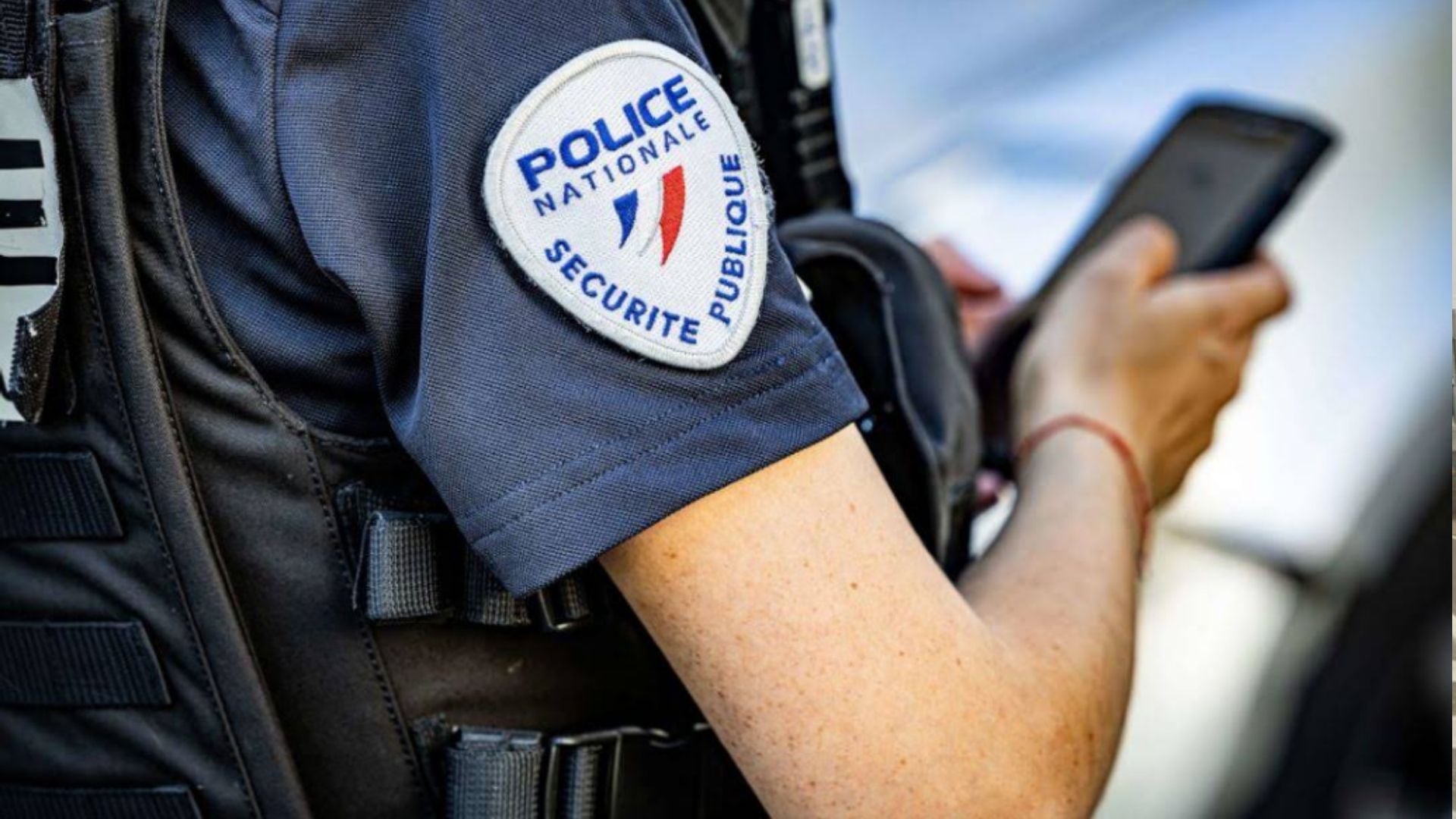 Un agente de la Policía Nacional francesa (Ministerio del Interior de Francia / J. Rocha)