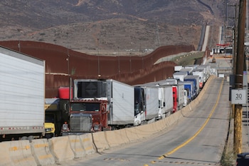 El puerto de entrada de Otay Mesa, en San Diego, conecta Estados Unidos con México. (REUTERS/Jorge Duenes/Archivo)