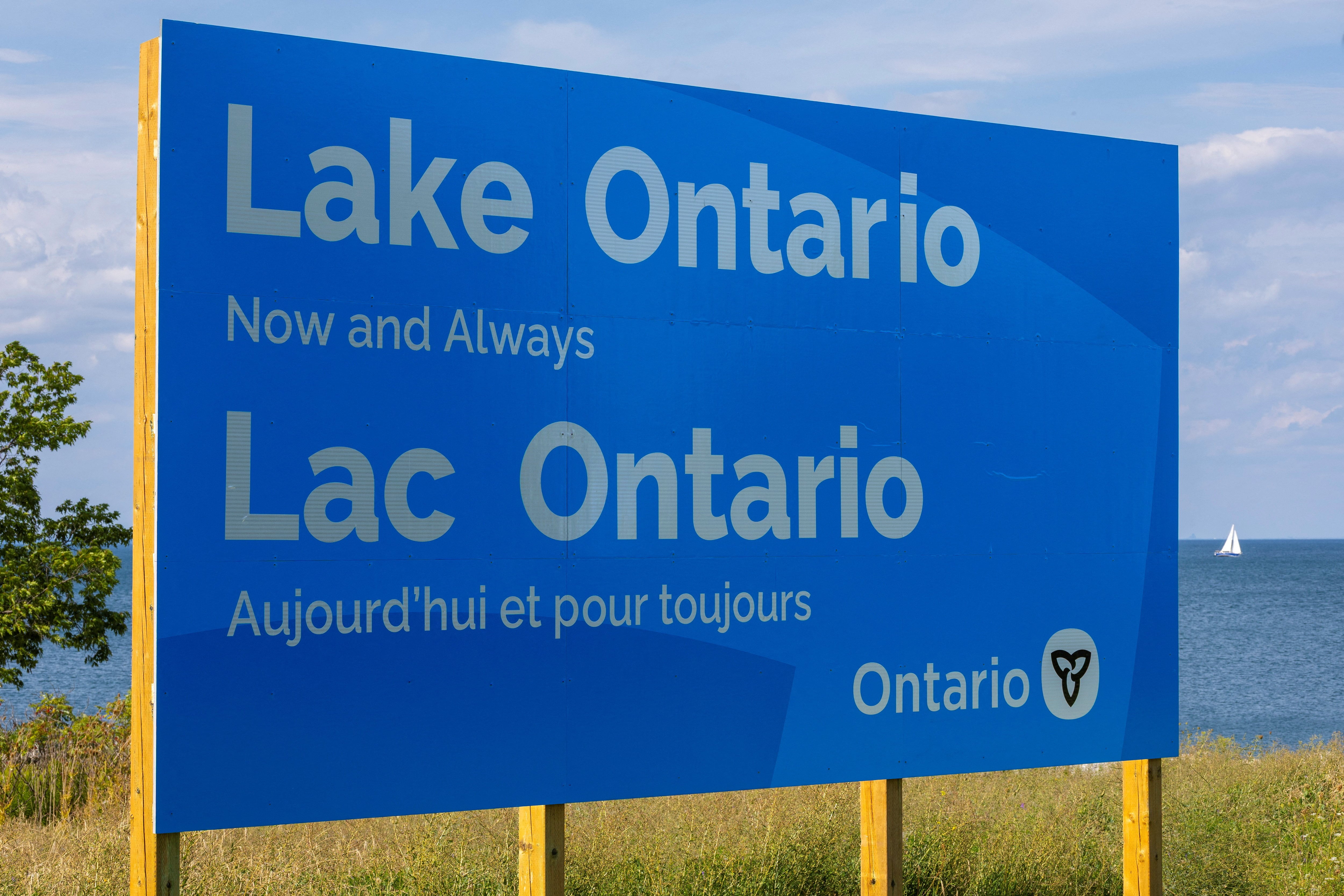 En la provincia de Ontario se exhbieron carteles que señalan