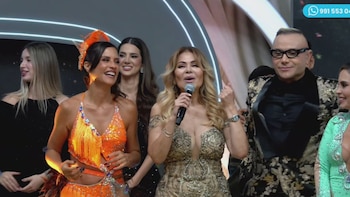 Gisela Valcárcel fue la conductora principal del especial, que reunió a los rostros del streaming en competencia. YouTube: Sin + Que Decir .