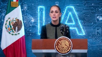 La presidenta explicó que se revisarán experiencias internacionales de regulación en materia de redes sociales e IA. (imagen ilustrativa | Infobae México)