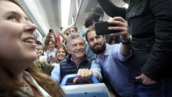 Macri viajó en tren y