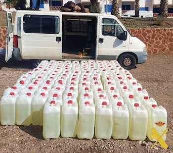 21/12/2024 Garrafas de gasolina halladas