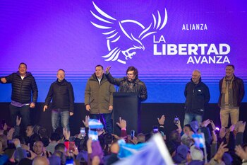 Milei junto a sus candidatos