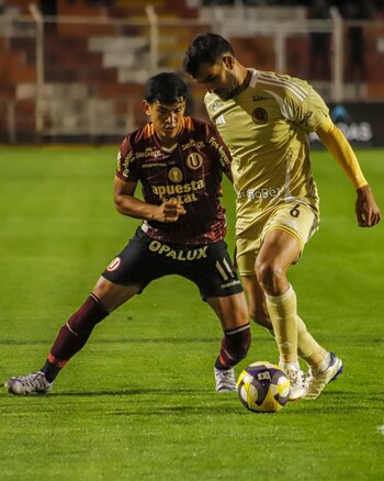 Universitario y Cusco FC se
