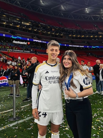 Nurgül y Arda Güller (Instagram)