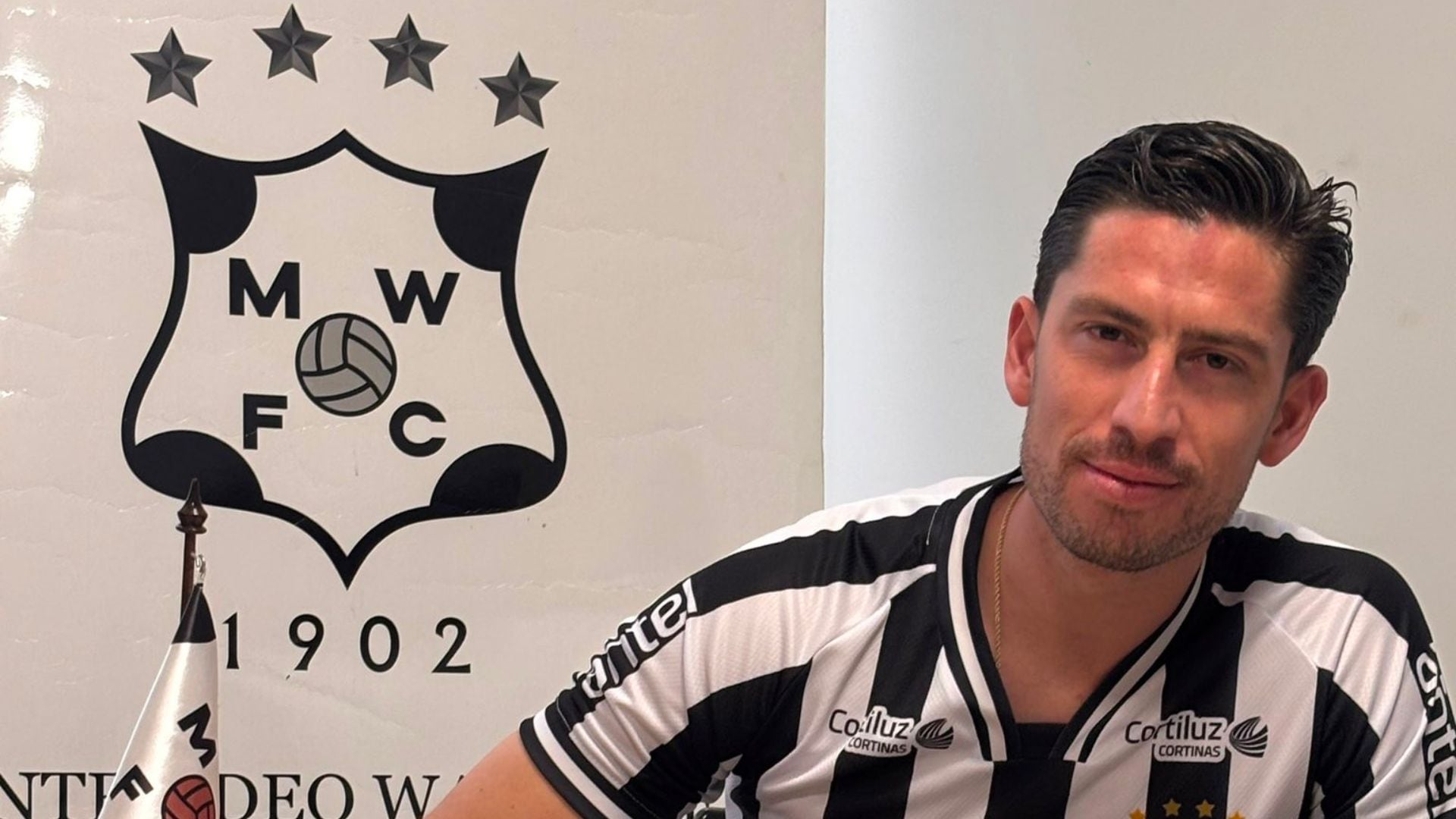 Santiago Ormeño arranca un nuevo capítulo en su vida al unirse a Montevideo Wanderers. - Crédito: @santorme