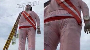 El muñeco de Dina Boluarte llevaba un reloj en la muñeca en alusión a los Rolex que recibió como préstamo de Wilfredo Oscorima. Foto: captura Exitosa