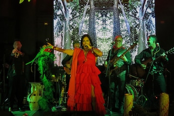 Mientras se prepara para la inauguración del Mundial, Lila Downs sorprende con el lanzamiento de “Cambias mi mundo” (Foto: AP/Berenice Bautista)