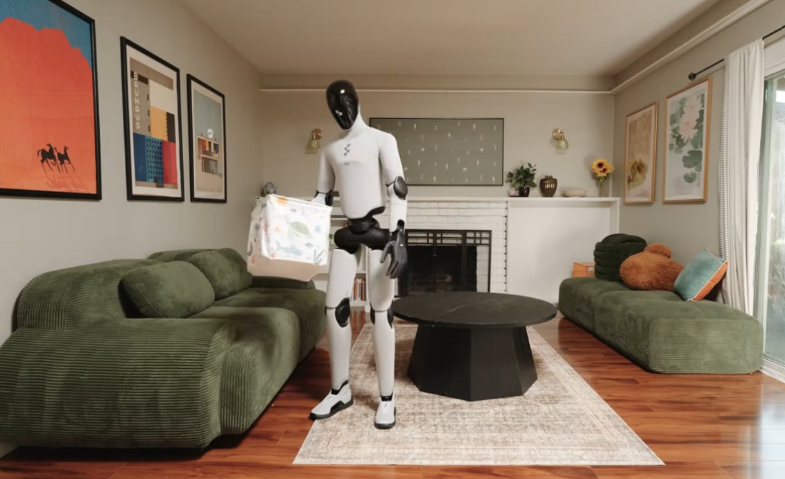 El robot trabajó sobre los sofás, camas y superficies de plegado que ya existían en cada hogar.
(Captura YouTube Figure)