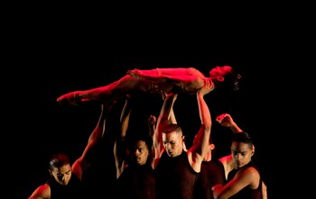 Artistas se presentan en el