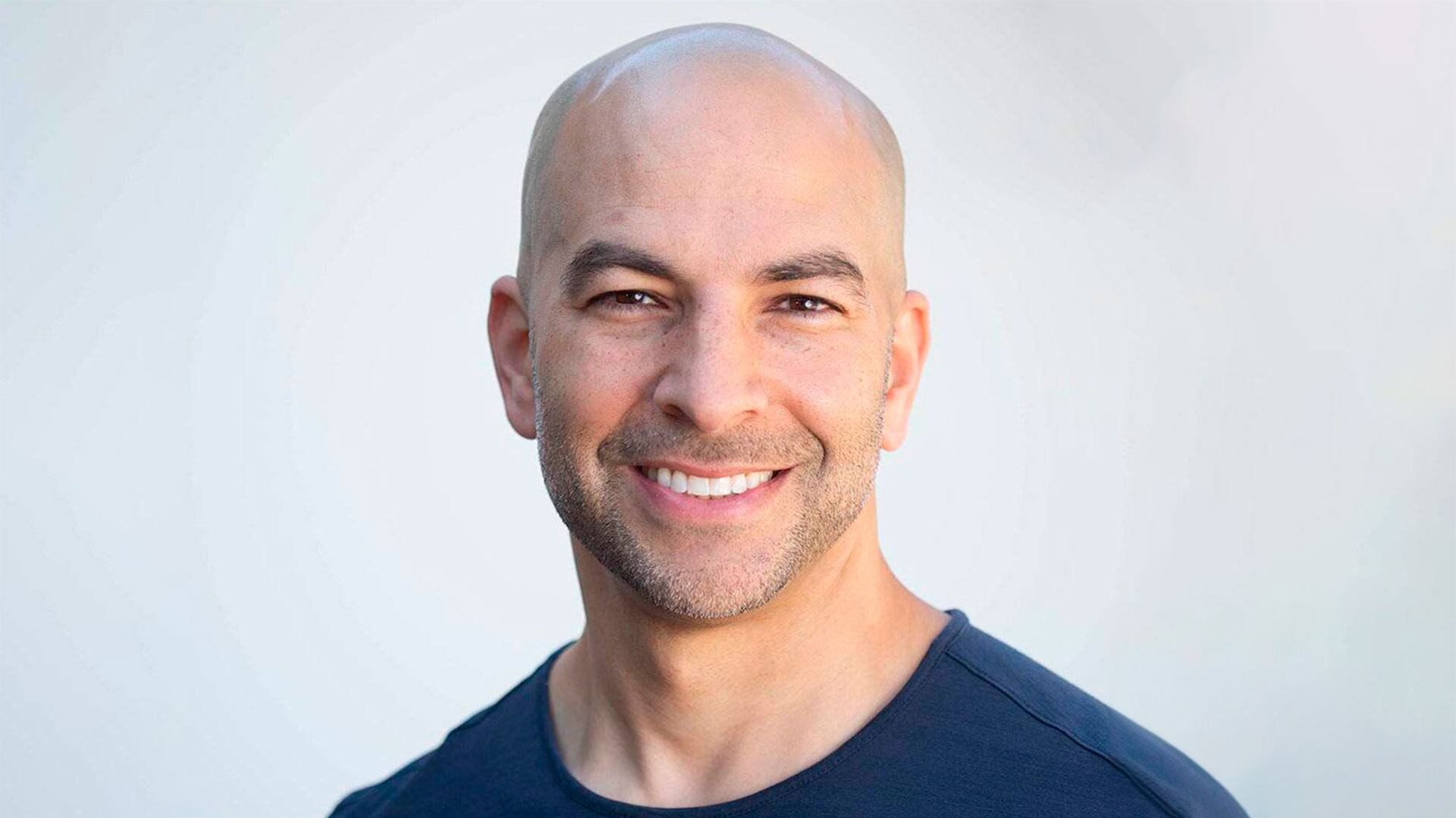 El doctor Peter Attia, formado en las universidades de Stanford y Johns Hopkins, es referente internacional en medicina preventiva y longevidad