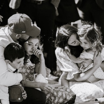 La familia espera resultados de