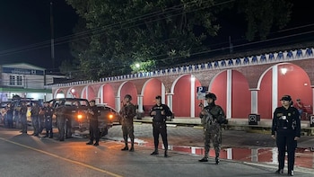 Guatemala anuncia una "revisión profunda" de la Policía tras las detenciones por el tiroteo del exfiscal