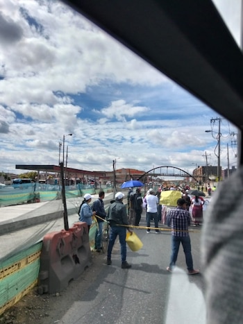 La Concesión Vía Sumapaz informó que el bloqueo en el corredor Girardot–Bogotá responde a una manifestación de terceros y no está relacionado con su operación - crédito @PasaenBogota / X