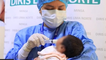 Bebé recién nacida hallada bajo el puente Acho en el Rímac permanece estable tras ser atendida por hipotermia e hipoglicemia