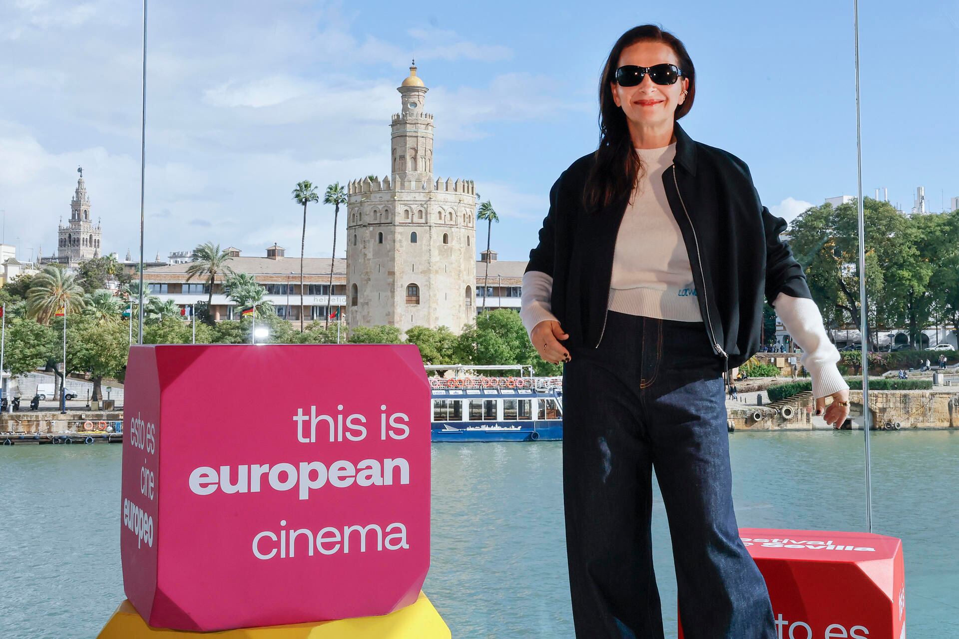 Juliette Binoche, actriz, directora y guionista de In-I In Motion (Special Screenings), ofreció una rueda de prensa antes de recibir el Giraldillo de Honor en el Festival de Cine Europeo de Sevilla (EFE /Jose Manuel Vida)