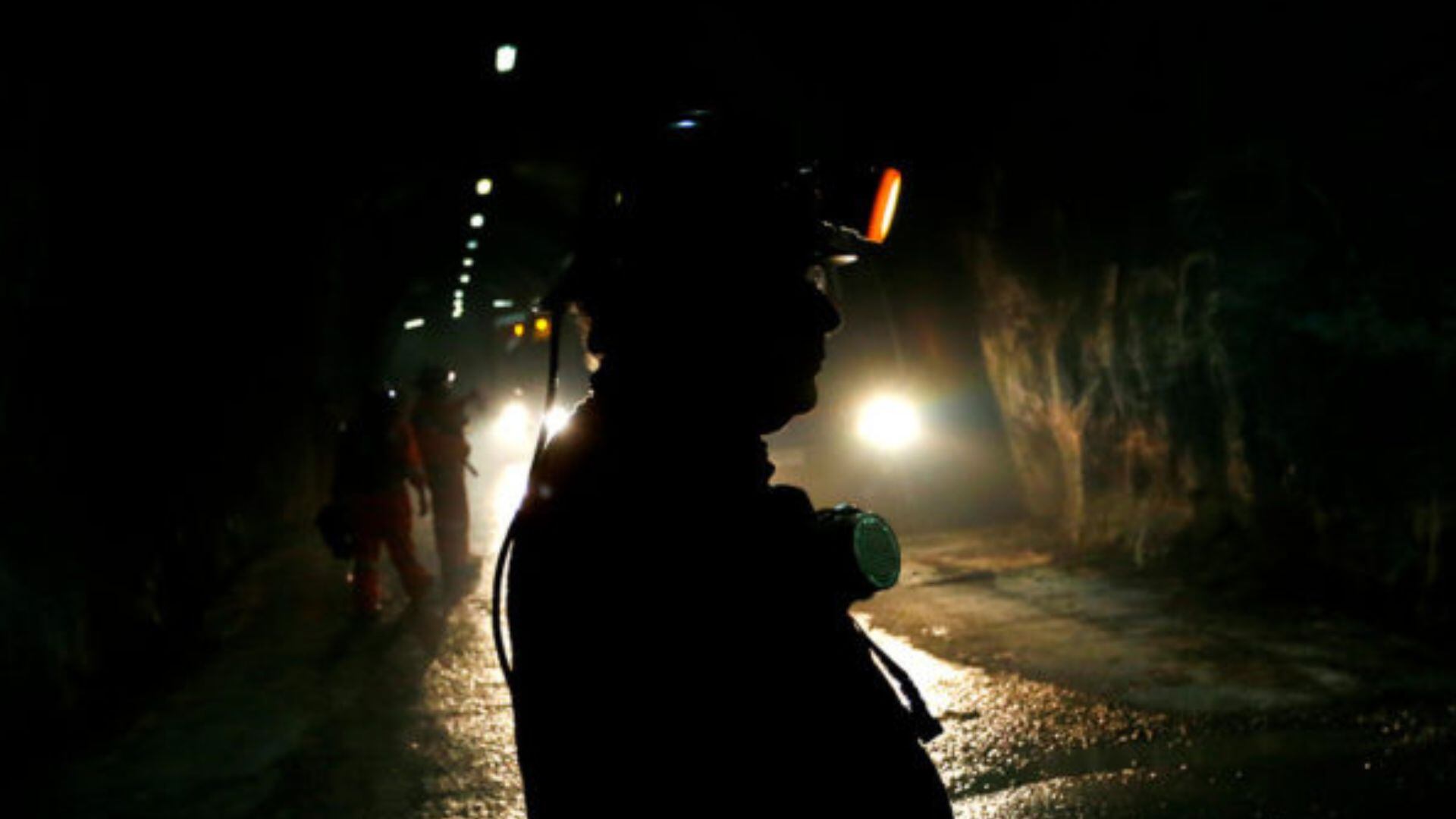 La extensión del REINFO exime de responsabilidad penal a mineros artesanales, generando críticas por parte de gremios y sociedad civil en Perú.