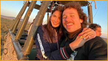 Luisito Comunica y su novia,