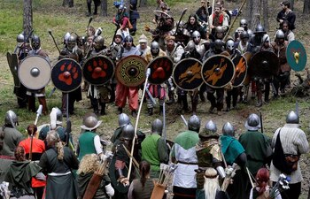 Participantes vestidos como personajes como