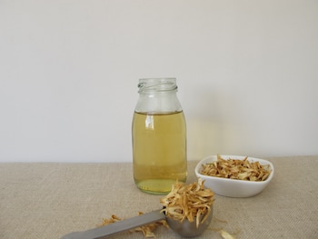 El agua de azahar se