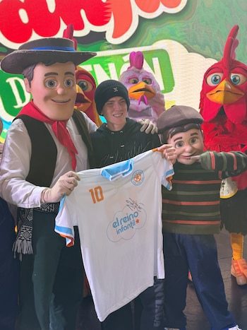 El Colo Barco visitó "La Granja de Zenón"