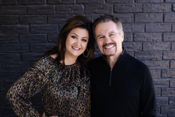 Marcus Lamb y su esposa