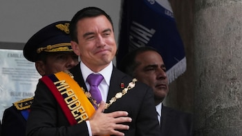 El primer año de mandato de Noboa en Ecuador: estabilidad macroeconómica y preocupación por los altos índices de violencia