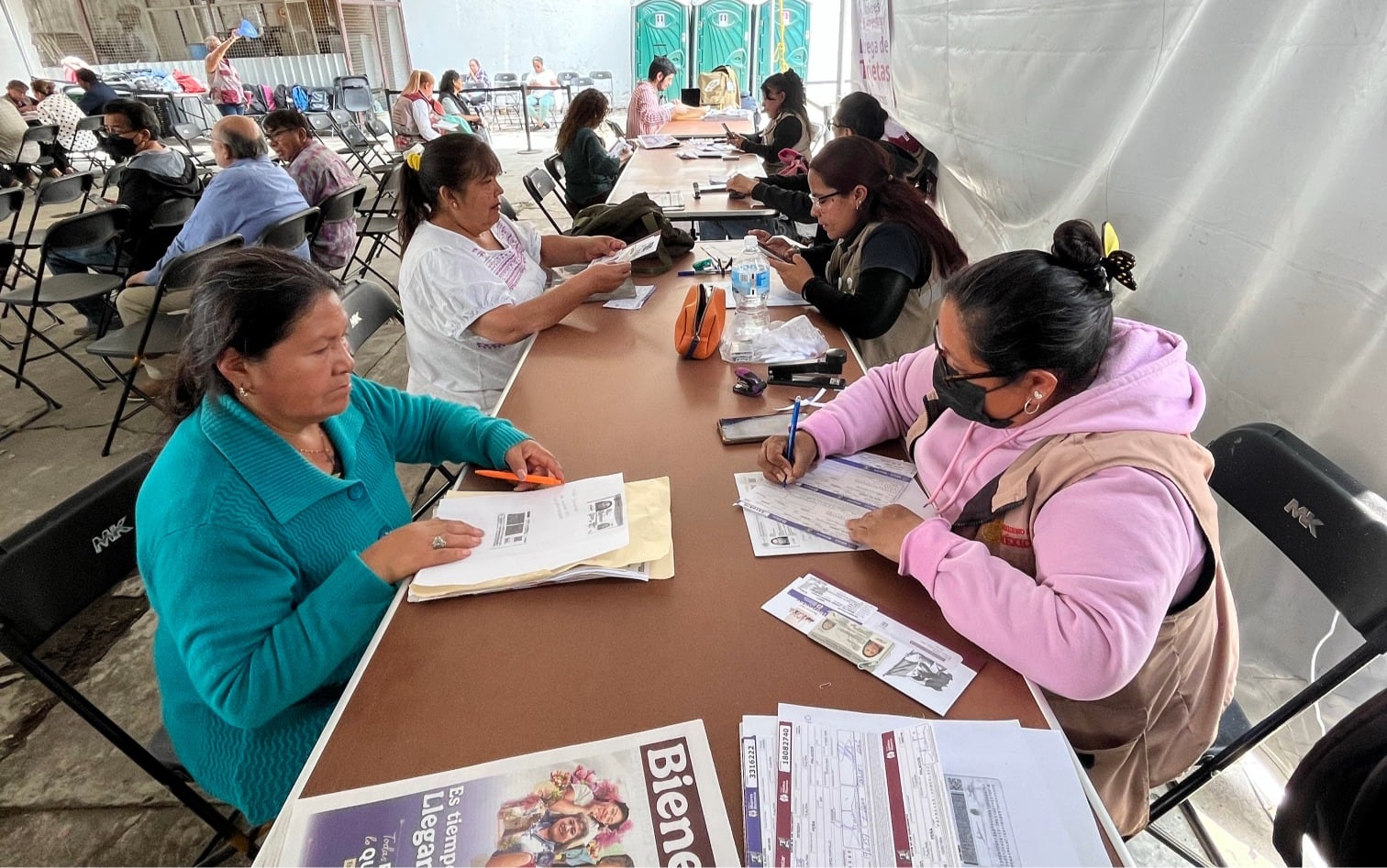 Ninguno de los cuatro programas exige historial laboral ni registro previo en el IMSS o el ISSSTE. (Foto: Gobierno de México)