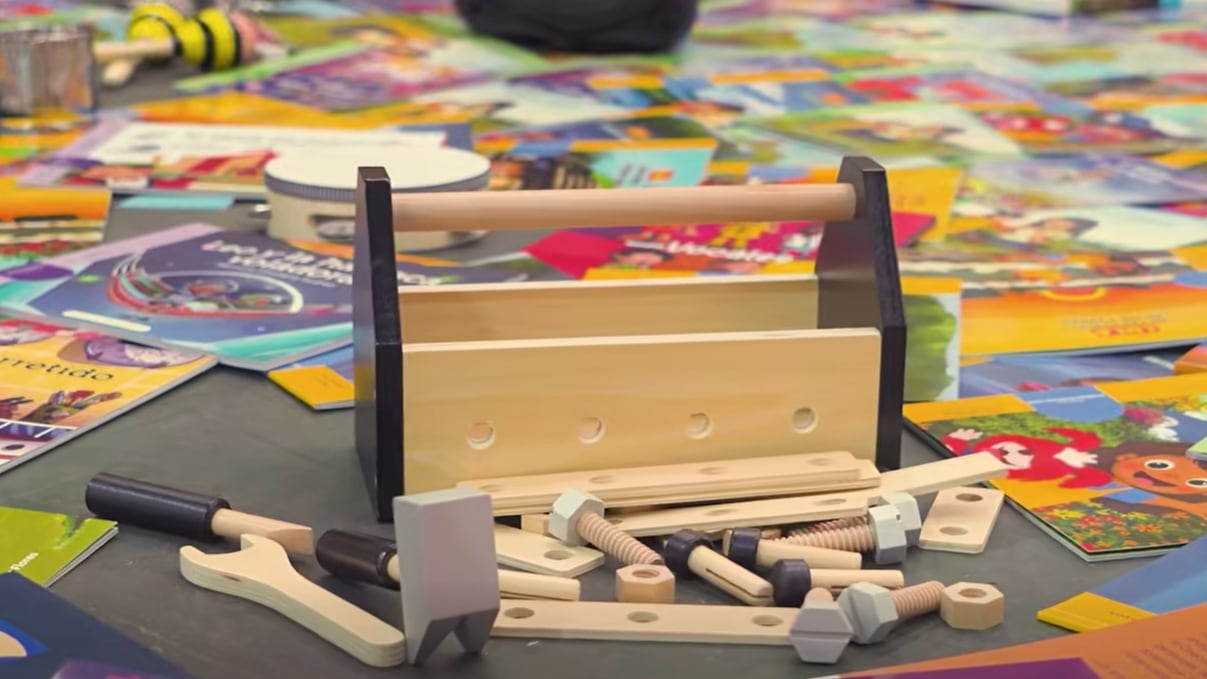 El anuncio incluye una entrega masiva de bibliotecas, música y juego, ligada a una reforma educativa nacional ya en marcha en los centros que atienden a los más pequeños (Captura de pantalla de video)