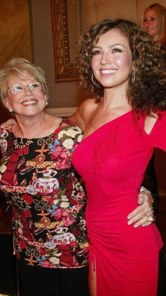 A lo largo de su carrera, Thalía mantuvo una relación cercana y pública con su madre