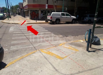 Tropezó en la vereda, se fracturó un brazo y la Cámara de Apelaciones revirtió el fallo: el municipio deberá indemnizarla
