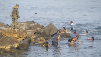 Militares atribuyen a "deficiencias graves" en la higienización de las bases los casos de sarna en Ceuta