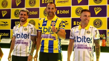 Hernán Barcos com Tomás