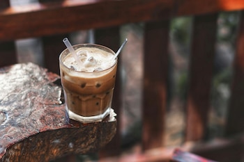 Café con hielo (Pexels)