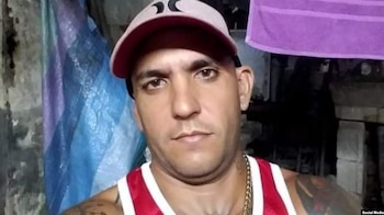 Dayron Martín Rodríguez cumple una condena de 22 años en el Combinado del Este, en La Habana, sin medicamentos ni revisión médica. Su caso coincide con el peor brote de dengue registrado en Cuba en lo que va de 2026. Foto retomada de Radio Martí.