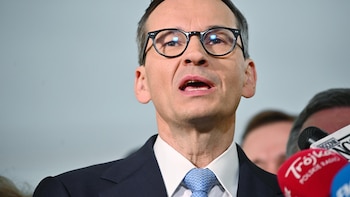 La oposición presenta moción de censura contra Tusk en medio de la crisis por el control del Constitucional