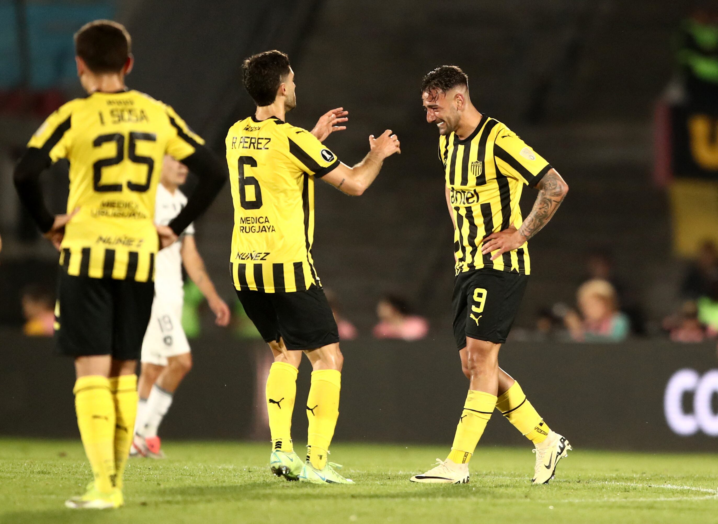 Facundo Batista vistió la camiseta de Peñarol en 2024- crédito Mariana Greif/ REUTERS