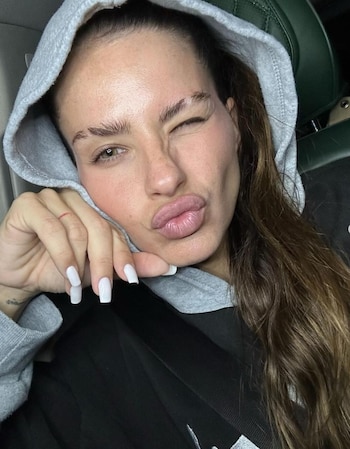 La China Suárez se mostró con unas fotos con sus cejas cortadas y despertó polémica (Instagram)