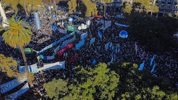Tras la masiva marcha en reclamo de fondos, el Gobierno prepara una convocatoria para las universidades