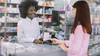 Ese descuento en el mostrador de la farmacia puede tener costos ocultos