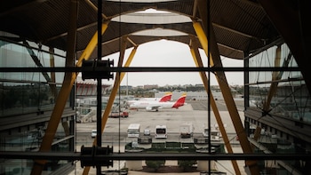 Aena y Exolum aseguran que no hay problemas de suministro de combustible en los aeropuertos españoles