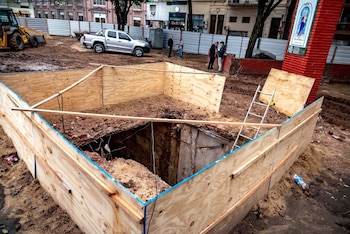 La Municipalidad de Rosario encontró tres sótanos bajo la plaza durante el plan de renovación de espacios públicos