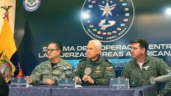 Comenzó la Cumbre de Fuerzas Aéreas de 15 países de América en Quito