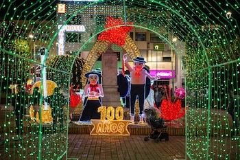 Los visitantes disfrutan de pesebres