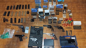 Indagaron a 13 acusados de conformar una organización criminal que adquiría y comercializaba armas mediante testaferros